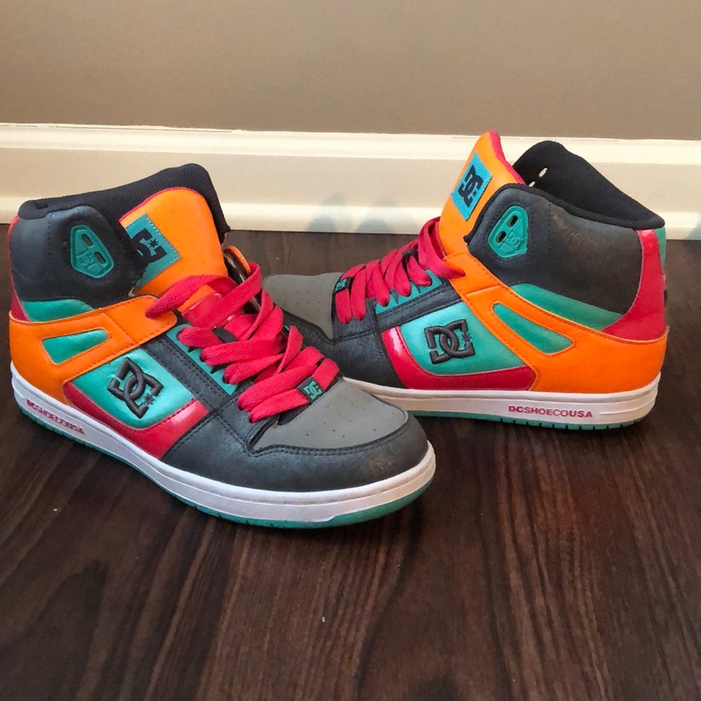 DCshoecoUSA women’s rebound hightops